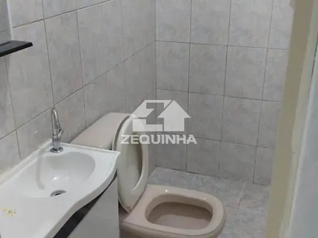 Casa com 30m² 1 quarto e 1 banheiro, para alugar, no bairro Santa Maria em Osasco