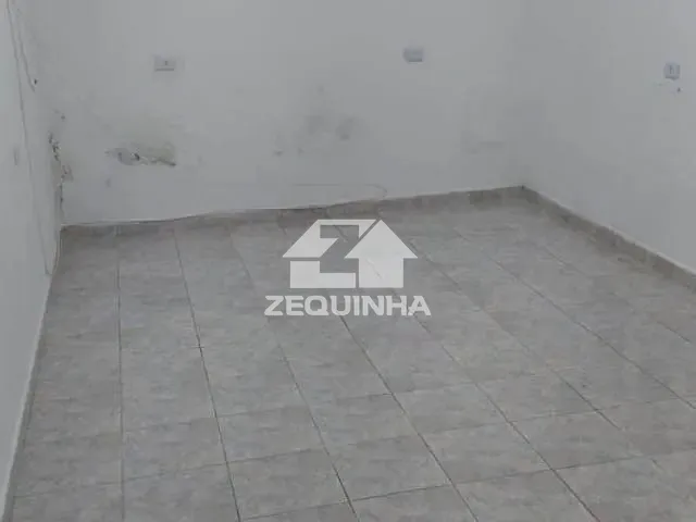 Casa com 30m² 1 quarto e 1 banheiro, para alugar, no bairro Santa Maria em Osasco