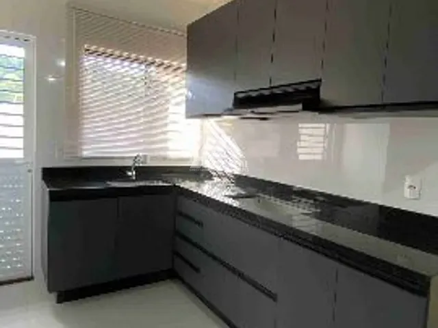 Casa 3 quartos e 1 banheiro, à venda, no bairro Jardim Carvalho em Ponta Grossa