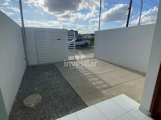 Casa 2 quartos e 1 banheiro, à venda, no bairro Três Irmãs em Campina Grande
