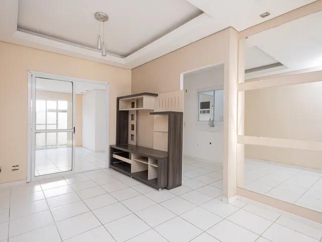 Casa com 59m² 2 quartos e 2 banheiros, à venda ou para alugar, no bairro Três Vendas em Pelotas