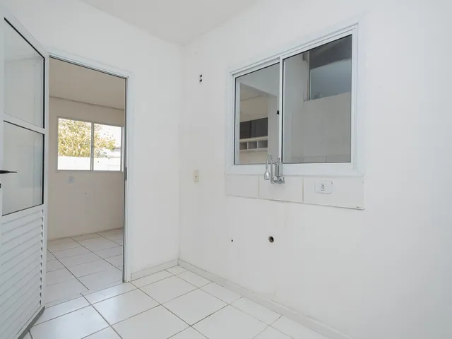 Casa com 59m² 2 quartos e 2 banheiros, à venda ou para alugar, no bairro Três Vendas em Pelotas