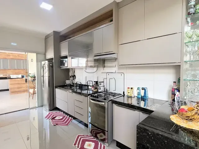 Casa com 181m² 3 quartos e 2 banheiros, à venda, no bairro Terra Bonita em Londrina