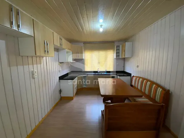 Casa 3 quartos e 2 banheiros, para alugar, no bairro Passo dos Fortes em Chapecó