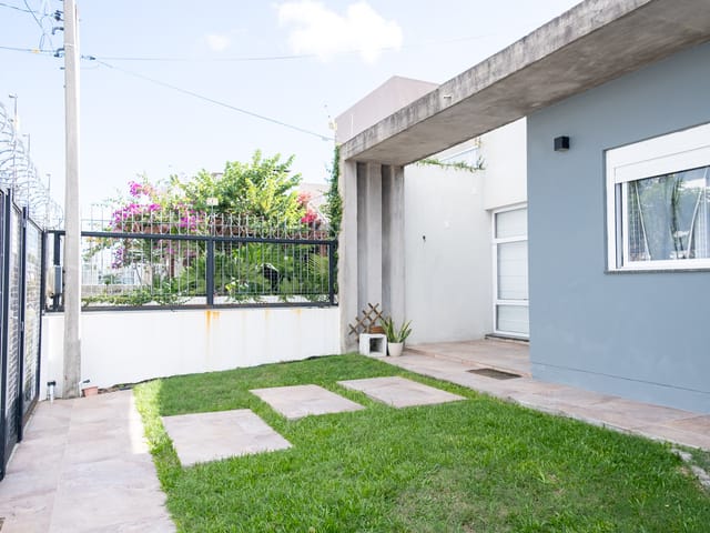 Casa com 250m² 2 quartos e 2 banheiros, à venda, no bairro Laranjal em Pelotas