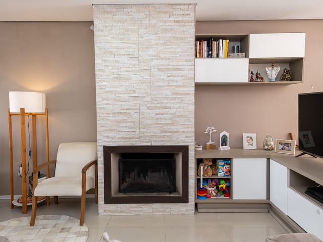 Casa com 250m² 2 quartos e 2 banheiros, à venda, no bairro Laranjal em Pelotas