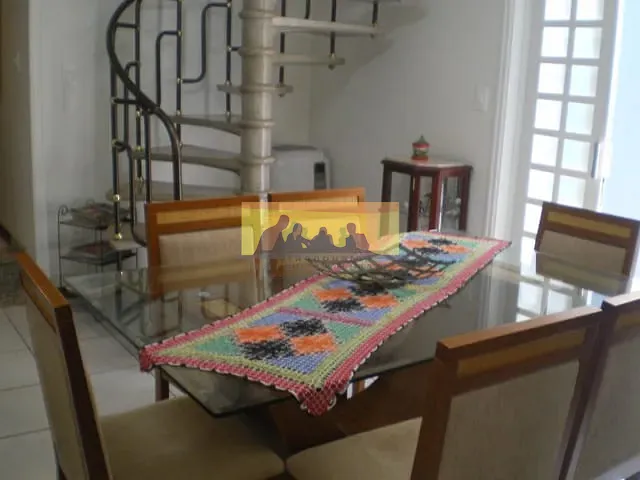 Casa com 290m² 4 quartos e 4 banheiros, à venda, no bairro Jardim Okinawa em Paulínia