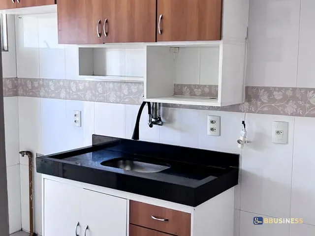 Casa 2 quartos e 1 banheiro, para alugar, no bairro Parque Jóquei Club em Campos dos Goytacazes