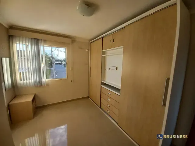Casa 2 quartos e 1 banheiro, para alugar, no bairro Parque Jóquei Club em Campos dos Goytacazes