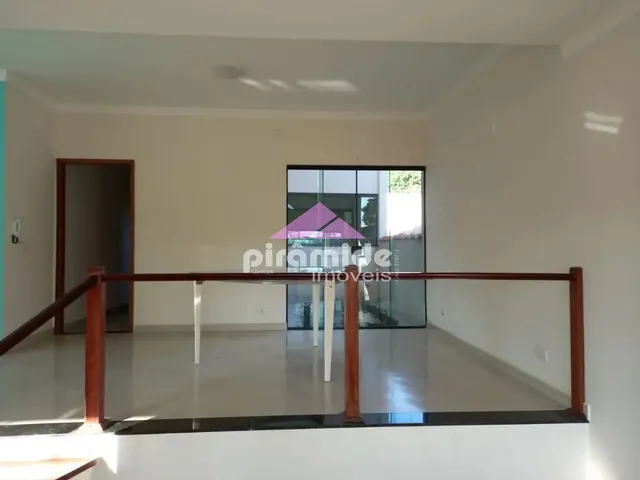 Casa com 366m² 3 quartos e 2 banheiros, à venda, no bairro Jardim Prado em Santa Branca