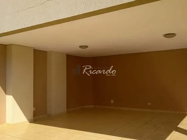 Casa 3 quartos e 2 banheiros, para alugar, no bairro Jardim Santa Alice em Arapongas