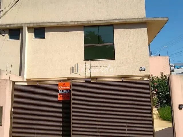 Casa 3 quartos e 2 banheiros, para alugar, no bairro Jardim Santa Alice em Arapongas