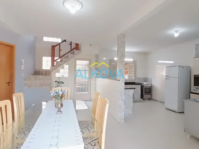 Casa com 310m² 4 quartos e 3 banheiros, à venda, no bairro Jardim Satélite em São José dos Campos