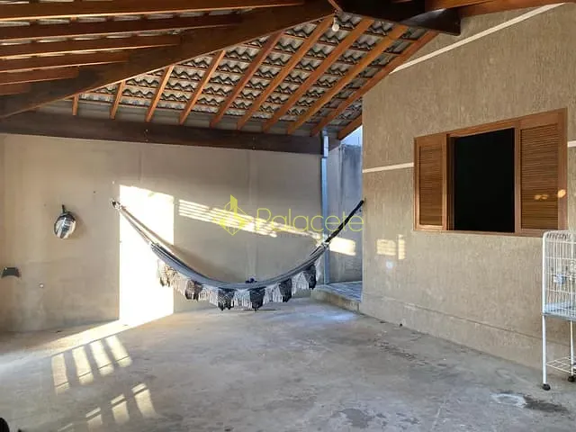 Casa com 250m² 2 quartos e 2 banheiros, à venda, no bairro Jardim do Lago I em Taubaté