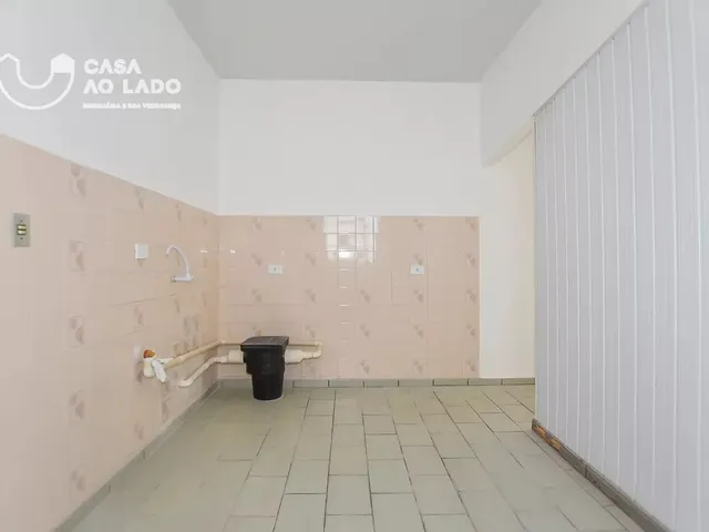 Casa 2 quartos e 1 banheiro, para alugar, no bairro Cajuru em Curitiba