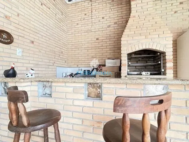 Casa com 300m² 3 quartos e 2 banheiros, à venda, no bairro Vila Geny em Lorena