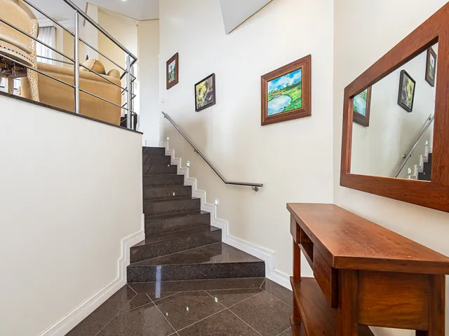 Casa com 501m² 4 quartos e 7 banheiros, à venda, no bairro Taboão em Curitiba