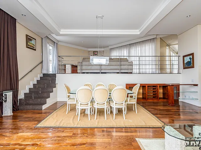 Casa com 501m² 4 quartos e 7 banheiros, à venda, no bairro Taboão em Curitiba