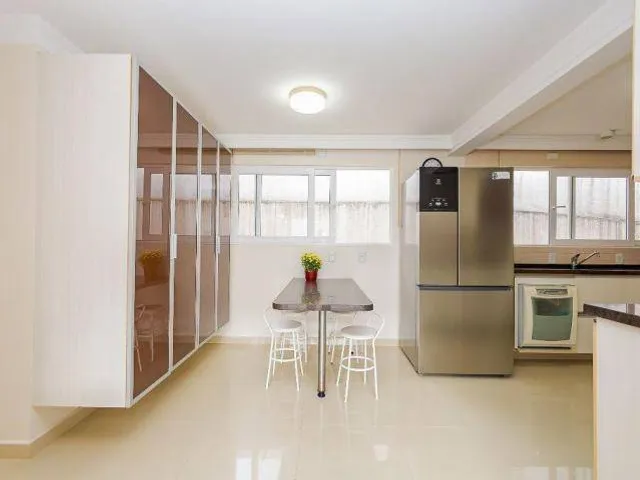 Casa com 501m² 4 quartos e 7 banheiros, à venda, no bairro Taboão em Curitiba