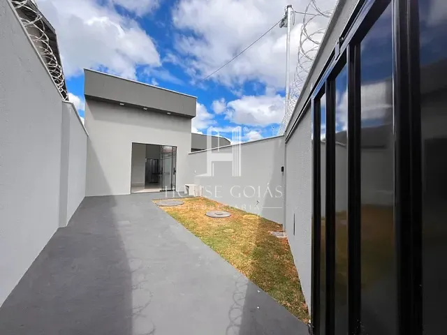 Casa 2 quartos e 2 banheiros, à venda, no bairro Setor Grajaú em Goiânia
