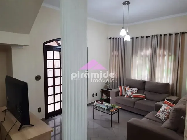 Casa com 250m² 3 quartos e 3 banheiros, à venda, no bairro Vila Antônio Augusto Luiz em Caçapava