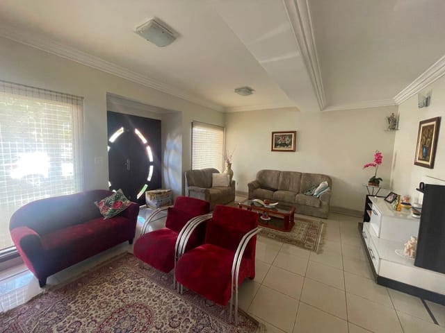 Casa com 360m² 3 quartos e 4 banheiros, à venda, no bairro Jardim das Colinas em São José dos Campos