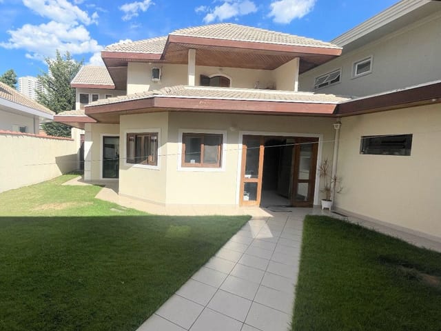 Casa com 360m² 3 quartos e 4 banheiros, à venda, no bairro Jardim das Colinas em São José dos Campos