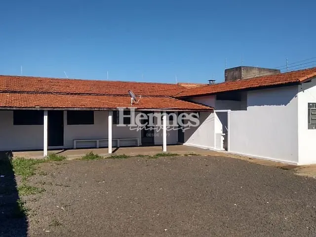 Casa com 301m² 3 quartos e 1 banheiro, à venda, no bairro Jardim Santa Rosa em Cosmópolis