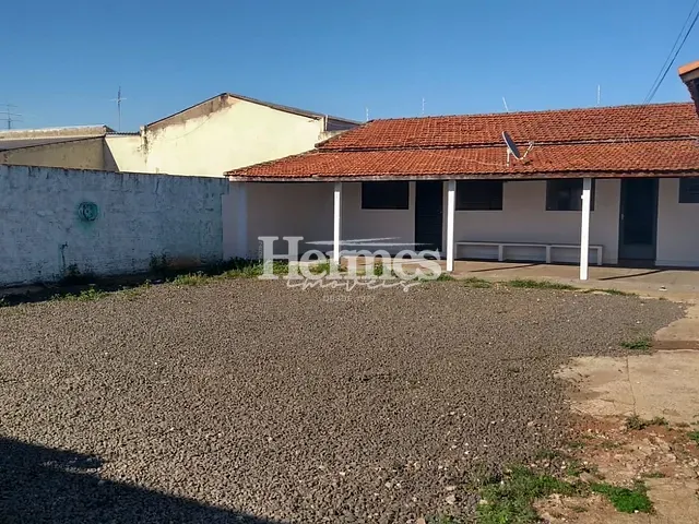 Casa com 301m² 3 quartos e 1 banheiro, à venda, no bairro Jardim Santa Rosa em Cosmópolis