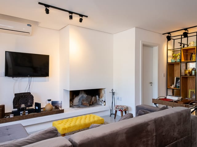 Casa com 240m² 3 quartos e 3 banheiros, à venda, no bairro Las Acácias em Pelotas