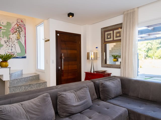 Casa com 240m² 3 quartos e 3 banheiros, à venda, no bairro Las Acácias em Pelotas