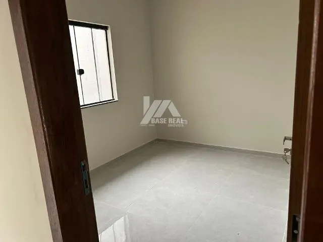 Casa 2 quartos e 1 banheiro, à venda, no bairro Uvaranas em Ponta Grossa