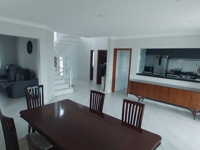Casa com 455m² 3 quartos e 5 banheiros, à venda, no bairro Condomínio Residencial Jaguary em São José dos Campos