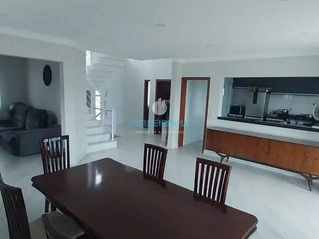 Casa com 455m² 3 quartos e 5 banheiros, à venda, no bairro Condomínio Residencial Jaguary em São José dos Campos