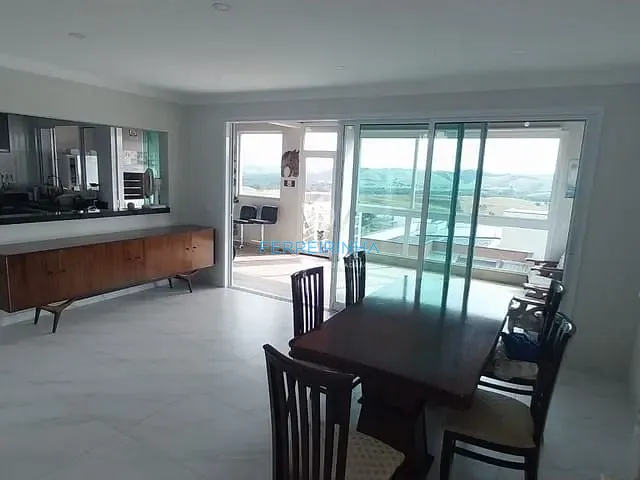 Casa com 455m² 3 quartos e 5 banheiros, à venda, no bairro Condomínio Residencial Jaguary em São José dos Campos