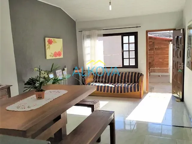 Casa com 300m² 4 quartos e 3 banheiros, à venda, no bairro Parque Industrial em São José dos Campos