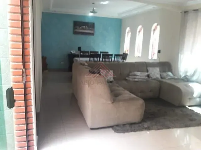 Casa com 285m² 3 quartos e 2 banheiros, à venda, no bairro Vila Feital em Mauá