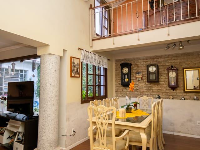 Casa com 229m² 3 quartos e 4 banheiros, à venda, no bairro Centro em Pelotas