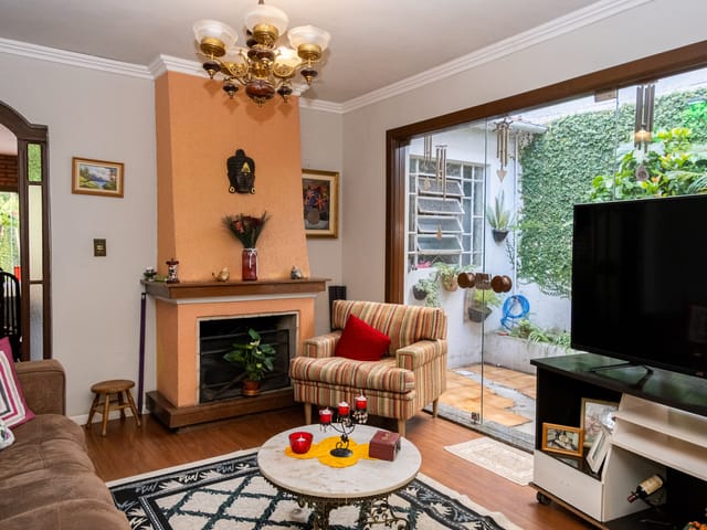 Casa com 229m² 3 quartos e 4 banheiros, à venda, no bairro Centro em Pelotas