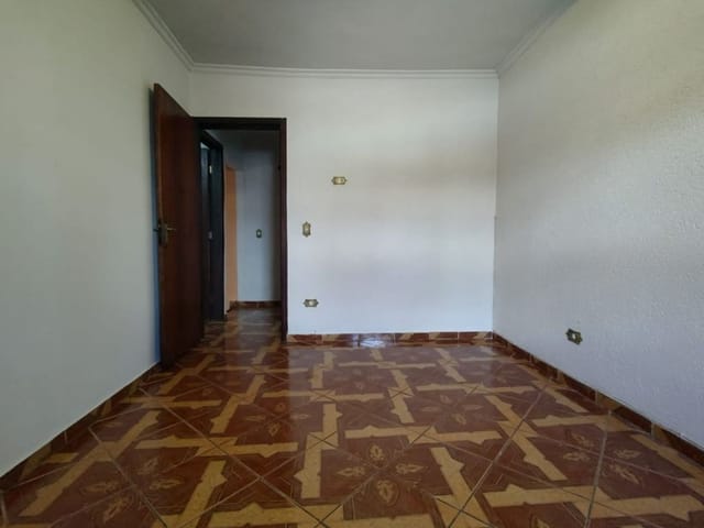 Casa com 309m² 4 quartos e 5 banheiros, à venda, no bairro Vila Dirce em Carapicuíba
