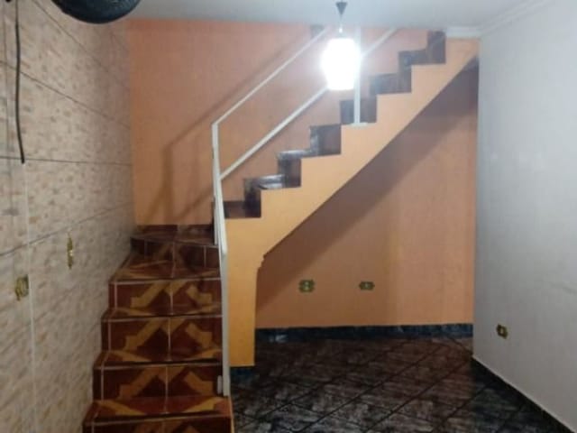Casa com 309m² 4 quartos e 5 banheiros, à venda, no bairro Vila Dirce em Carapicuíba