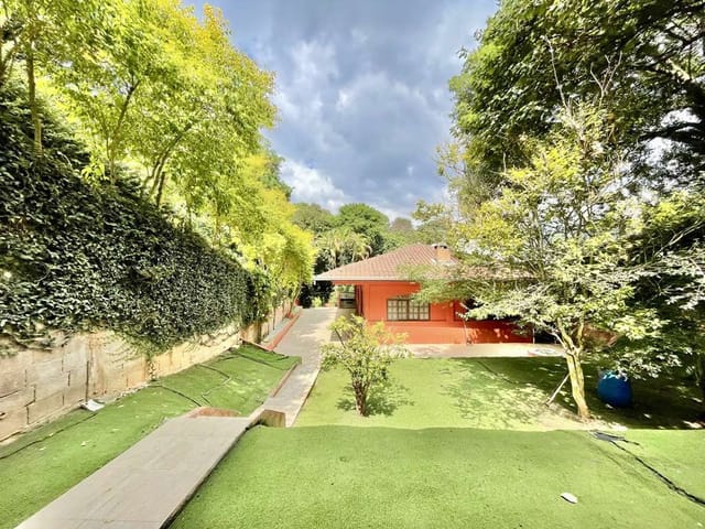 Casa com 1183m² 3 quartos e 3 banheiros, à venda, no bairro Granja Viana em Cotia