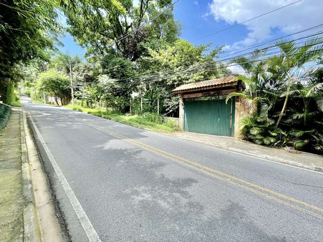 Casa com 1183m² 3 quartos e 3 banheiros, à venda, no bairro Granja Viana em Cotia