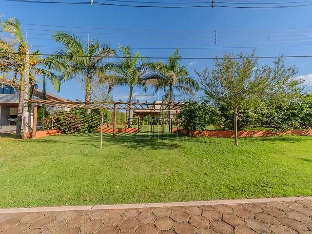 Casa com 2090m² 4 quartos e 4 banheiros, à venda ou para alugar, no bairro Recanto do Salto em Londrina