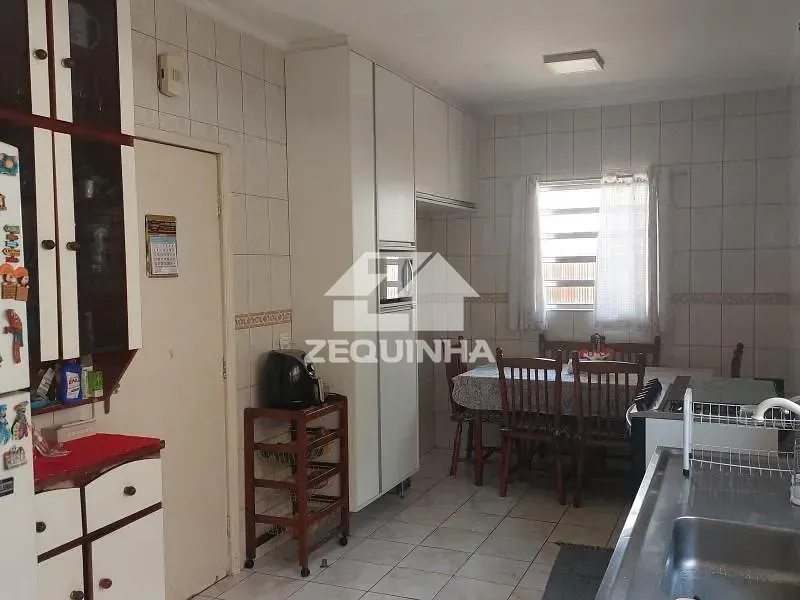 Casa, 3 quartos, 245 m² - Foto 2