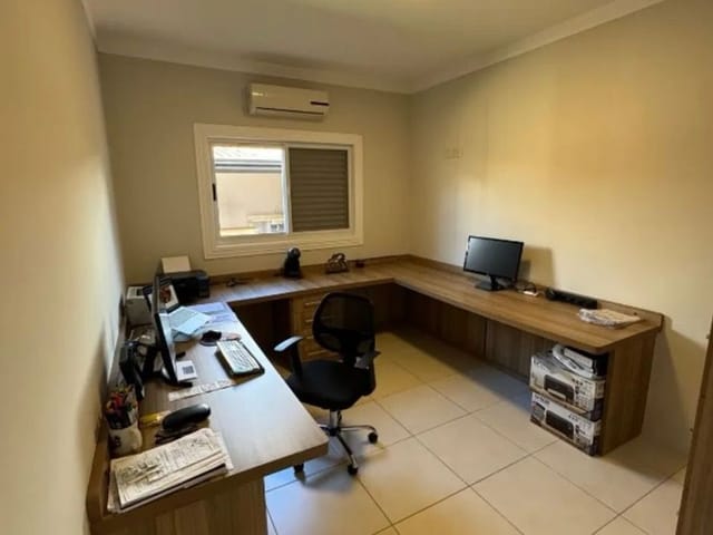 Casa com 450m² 4 quartos e 4 banheiros, à venda, no bairro Conjunto Residencial Esplanada do Sol em São José dos Campos