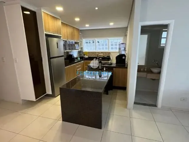 Casa com 450m² 4 quartos e 4 banheiros, à venda, no bairro Conjunto Residencial Esplanada do Sol em São José dos Campos