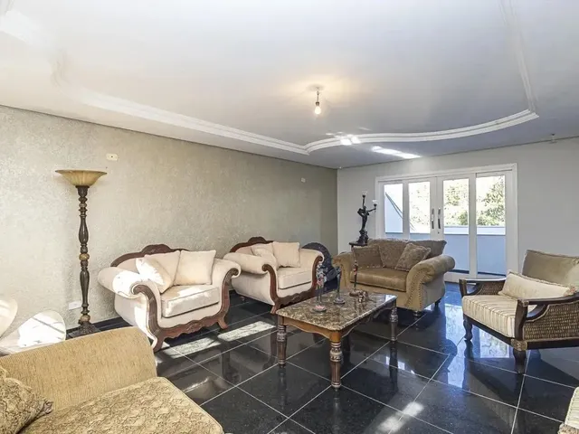 Casa 4 quartos e 3 banheiros, à venda, no bairro Barreirinha em Curitiba
