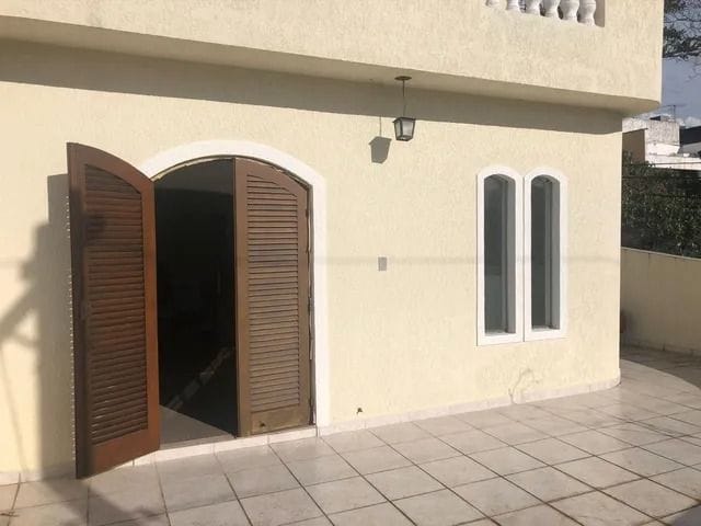 Casa com 3000m² 4 quartos e 3 banheiros, à venda, no bairro Conjunto Residencial Butanta em São Paulo