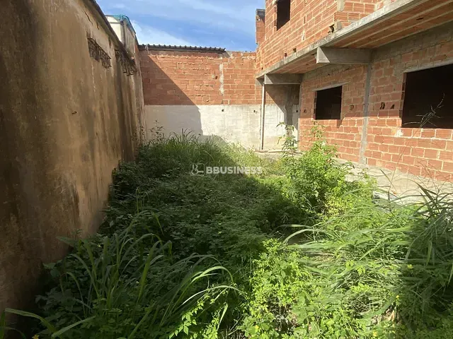 Casa com 360m², à venda, no bairro Parque Calabouço em Campos dos Goytacazes